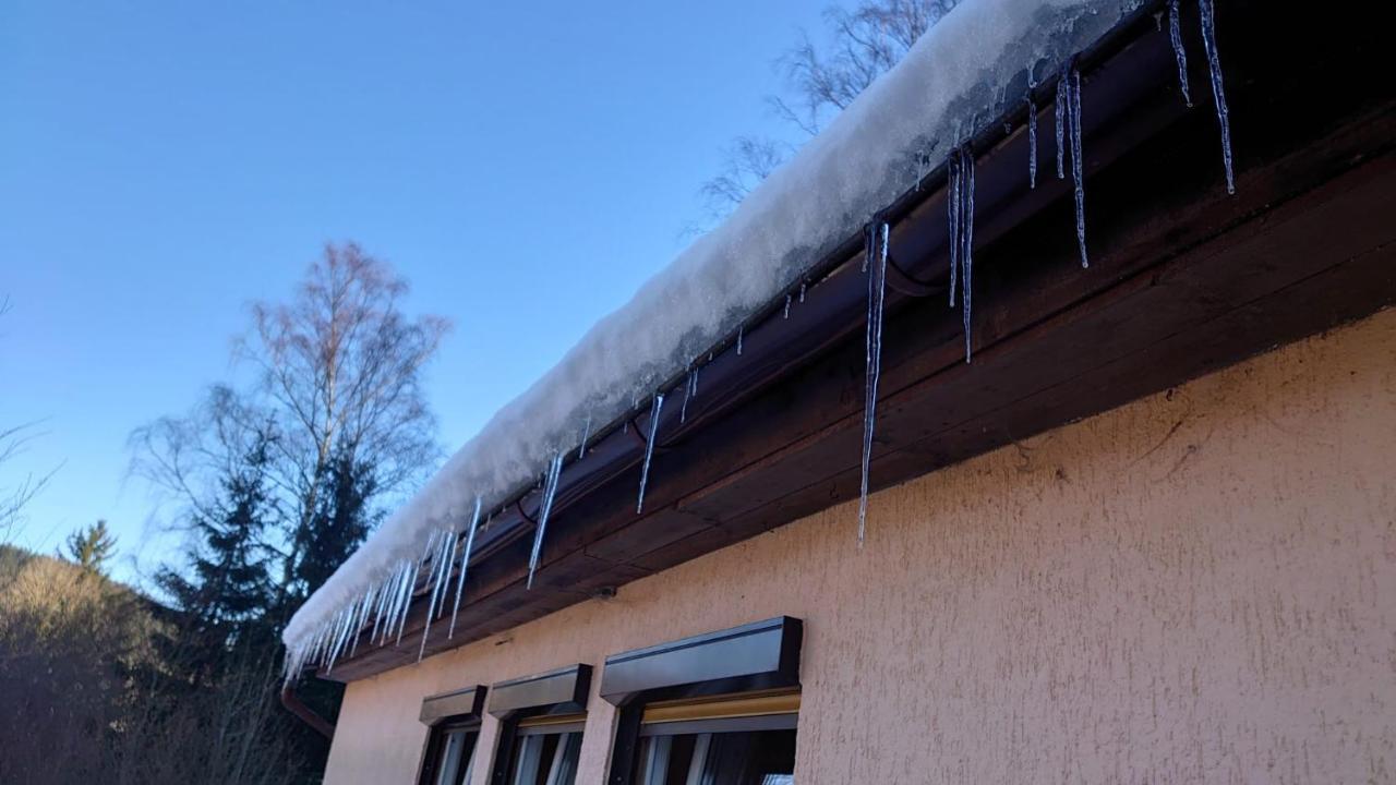 Langenbach  Ruhiges Ferienhaus Am Waldrand Mit Sauna Und Kamin - Hellaberg II מראה חיצוני תמונה